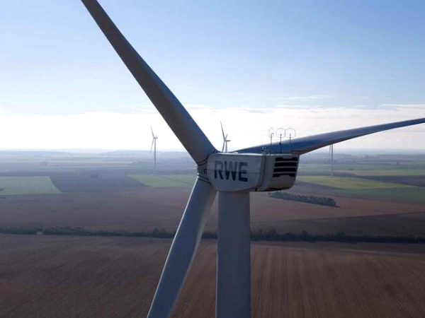 RWE invests in 44-megawatt onshore wind farm in France
